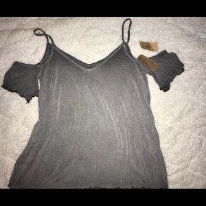 American eagle tank top w off the shoulder sleeves